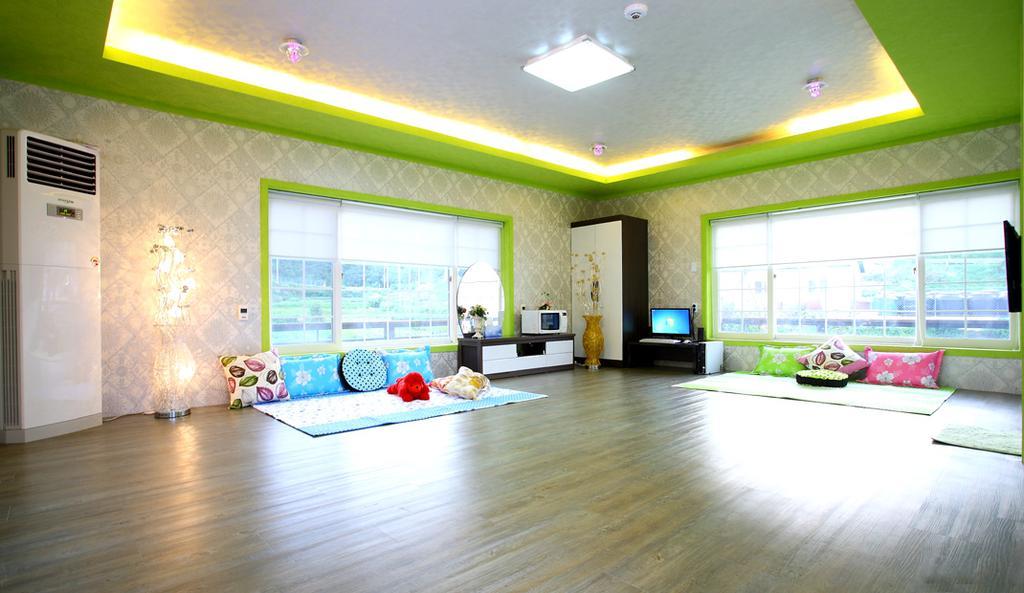 Pinky Marine Pension Namhae Exterior photo