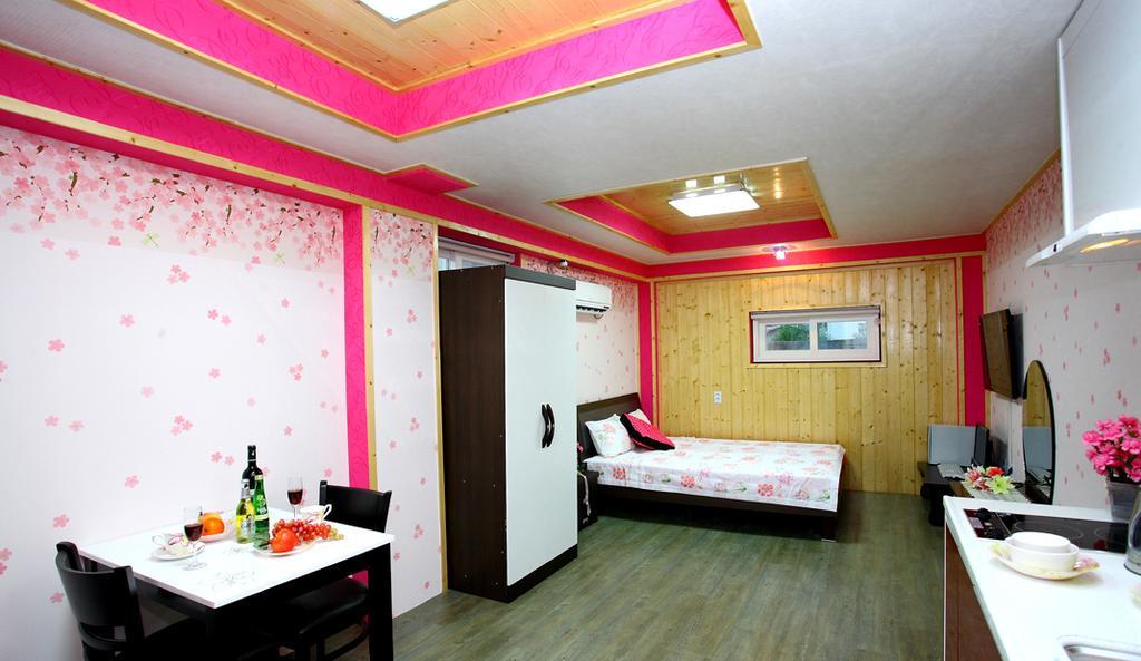 Pinky Marine Pension Namhae Exterior photo