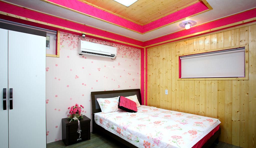 Pinky Marine Pension Namhae Exterior photo