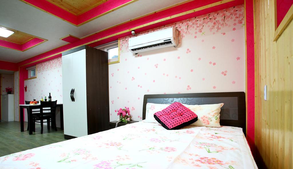 Pinky Marine Pension Namhae Exterior photo